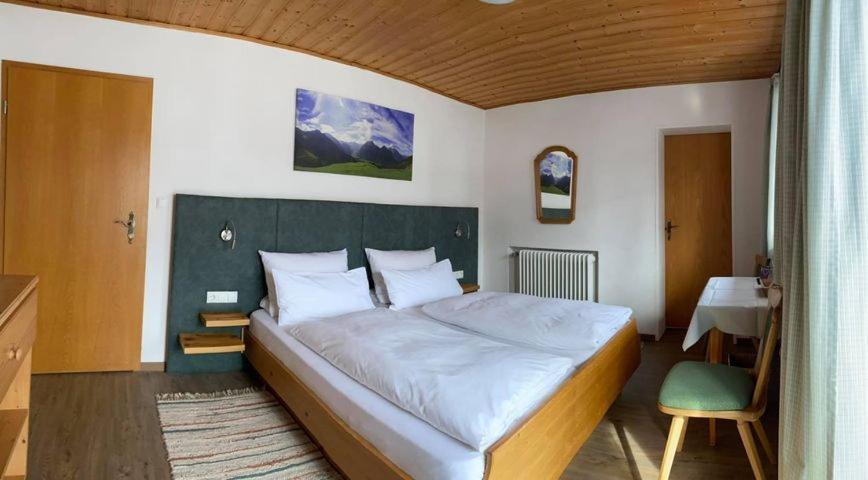Fruehstueckspension Gaestehaus Zum Weissen Roessl Валгау Екстериор снимка