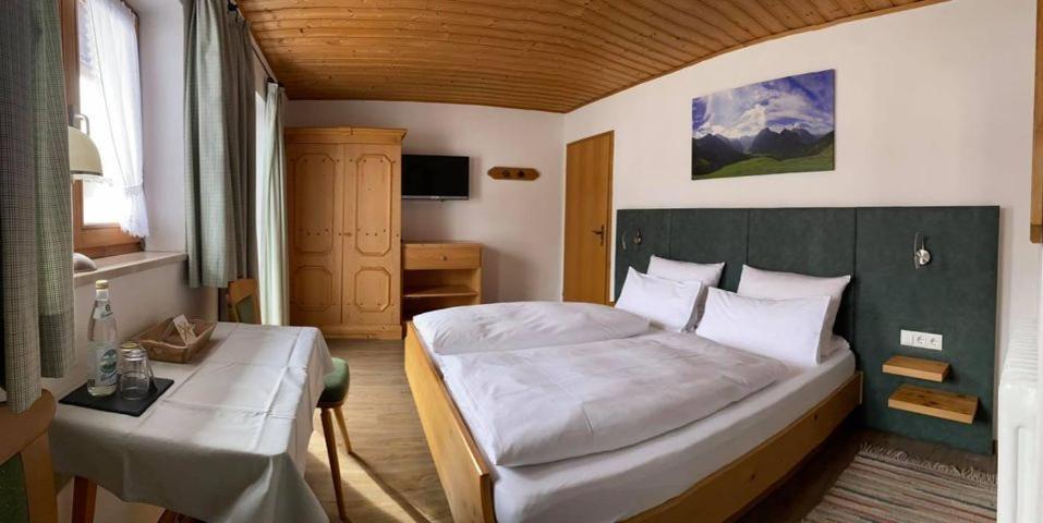 Fruehstueckspension Gaestehaus Zum Weissen Roessl Валгау Екстериор снимка